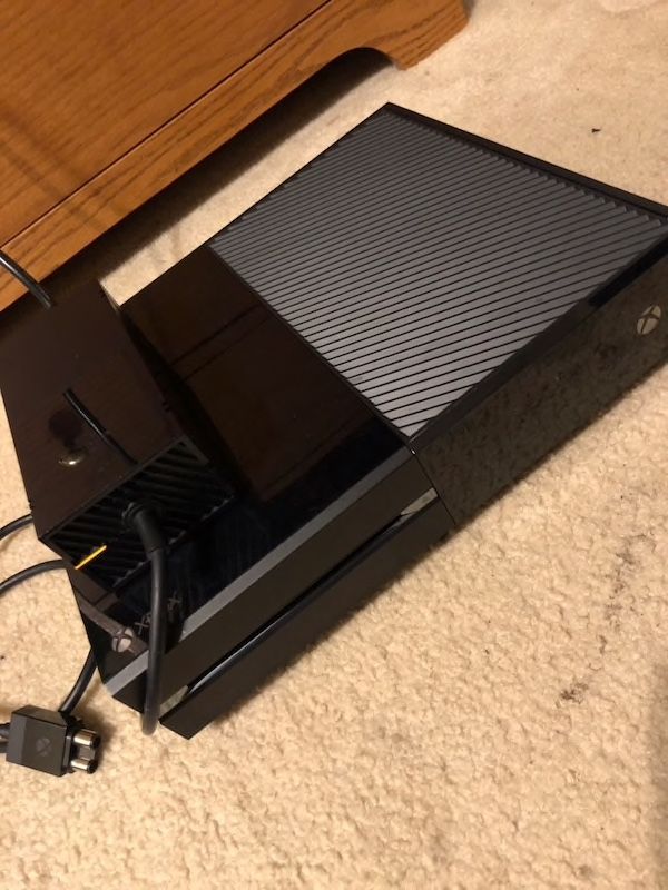 Xbox one (NO CONTROLLER, extra 1TB external drive optional) for Sale in Hendersonville, TN OfferUp