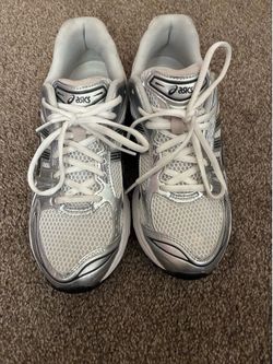 ASICS gel kayano 14 Graphite grey/white, size 8M/9.5W