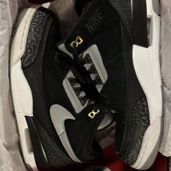 Jordan 3 “TINKER”(Black Cement Gold) size(10M). Worn in excellent condition. Comes with Og All. $200(Retail). Market Value $350+‼️😅😮‍💨