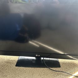 LG 32 “