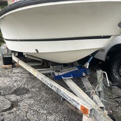 Boston Whaler Rage