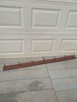 Vintage 5-Foot Shaker Style Wooden Peg Wall Rack / Coat Tree