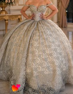 gorgeous champagne quince dress med