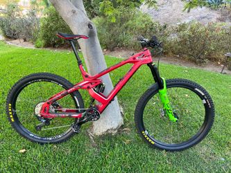 2019 Eminent Haste, Red, Size Medium