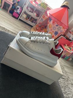 Alexander McQeen Red