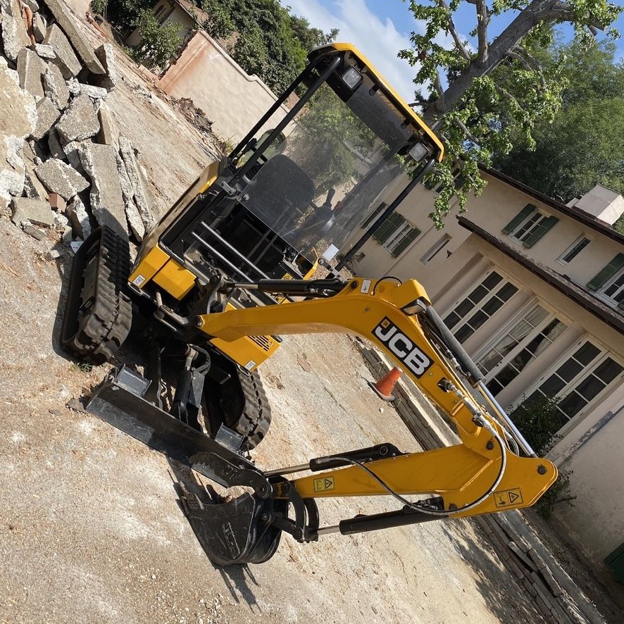 2018       Low Hours Skidsteer Excavator JCB 