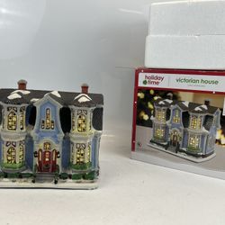 Holiday Time Victorian House Ceramic Lights Up Holiday Vintage