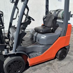 TOYOTA FORKLIFT  TRACKER MAST 4000 Lbs Capacity 