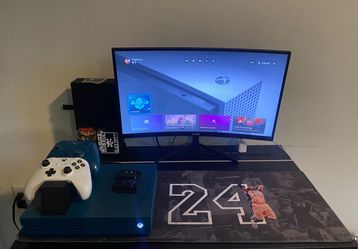 Xbox One S With 2 Controllers, Charging Station & Games