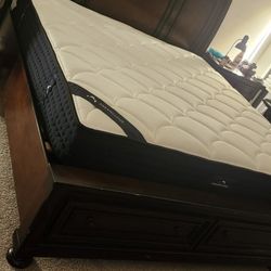 Platform King Bedroom Set. Solid Wood With Walnut Finish