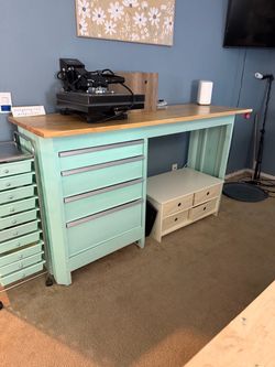 Craftsman Tool bench/crafting table
