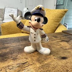 Mickey Mouse Statue Exclusive 