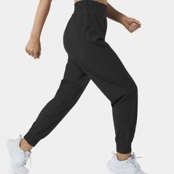Halara Women’s Black Joggers