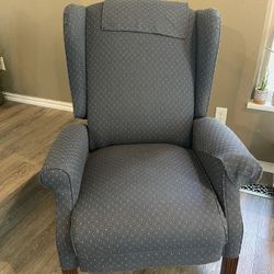 Lazy-Boy Wingback Recliner Chair Set