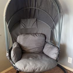 Swinging Indoor/Outdoor Egg Chair