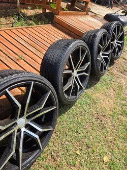 Black and chrome 20" ROSSO Rims