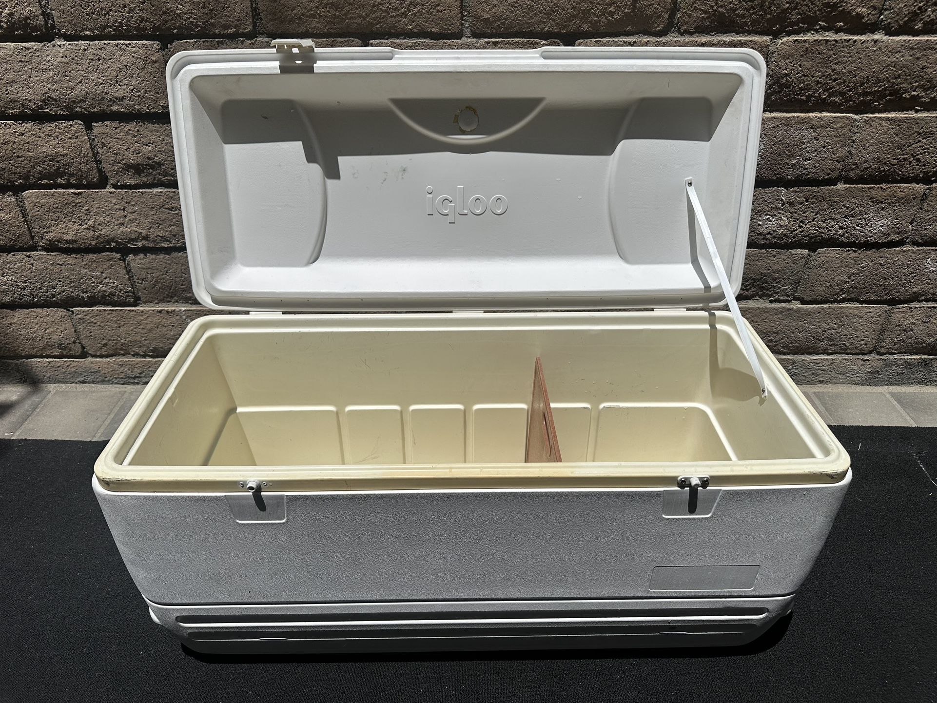 Igloo Polar 120 Insulated Cooler