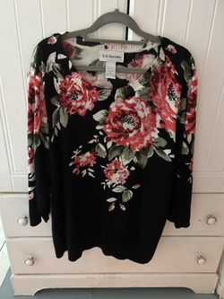 Beautiful Ladies Sweater With Embellishing 