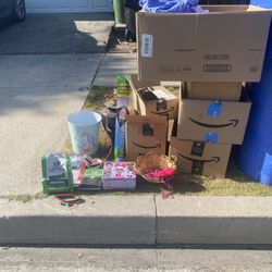 Free Moving Boxes etc
