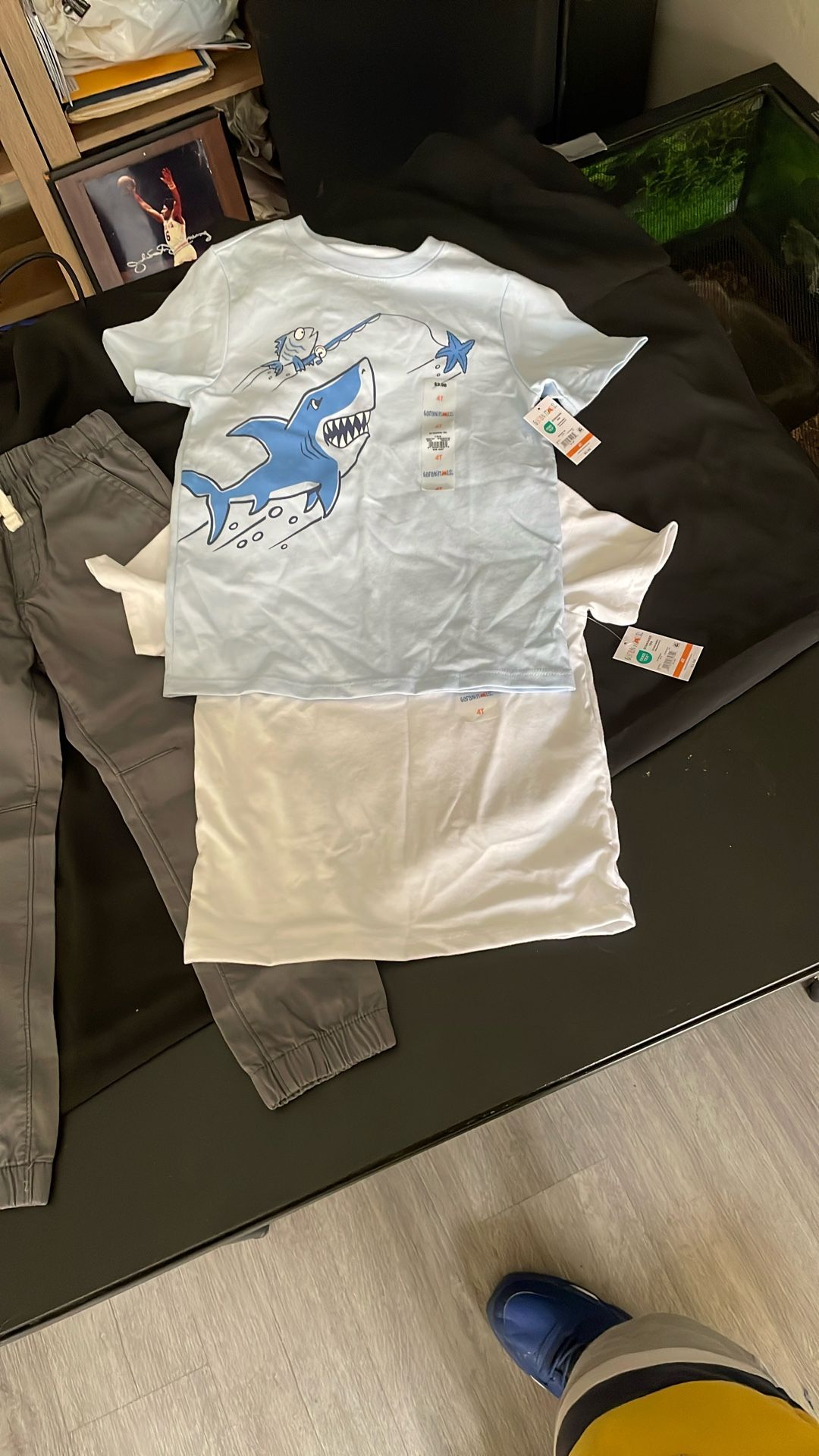 Jogger Pants An Two Tee Shirts