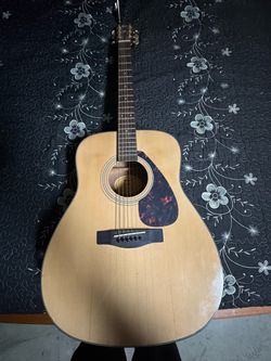 Yamaha Acoustic Guitar (throw an offer)
