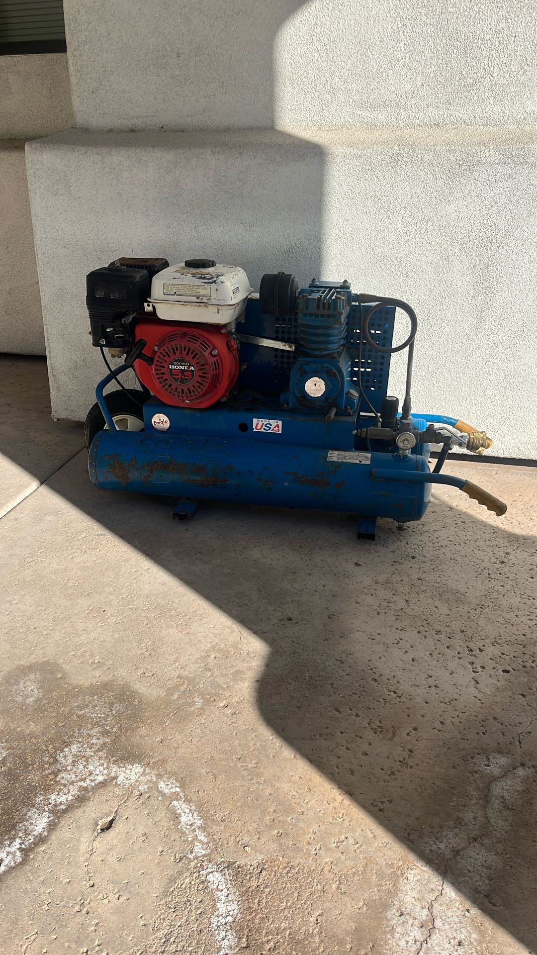 Gas air compressor