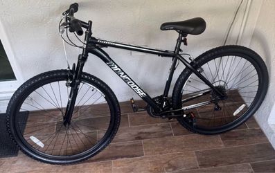 Mountain Bike (great condition)