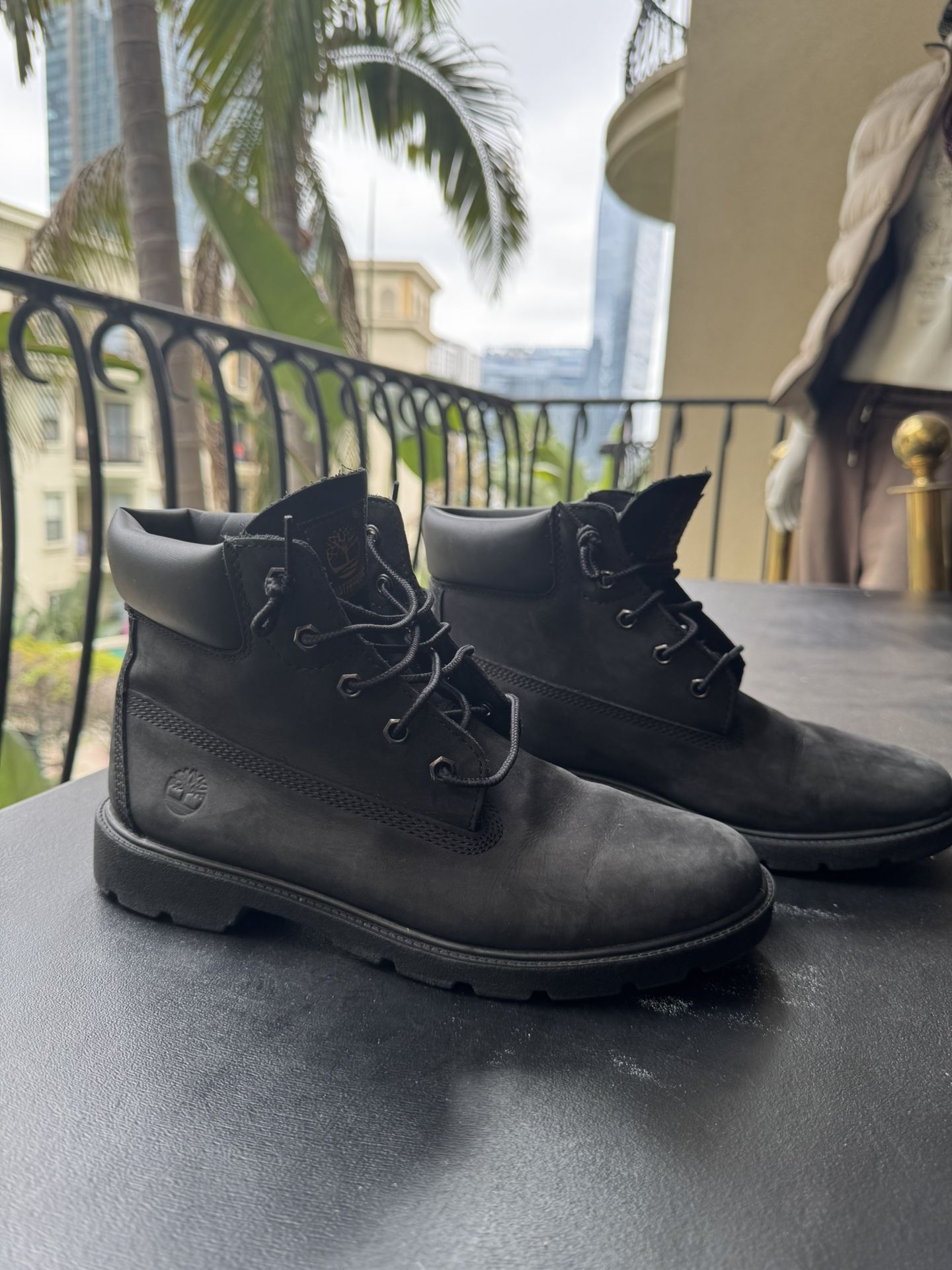 TIMBERLANDS SIZE 7