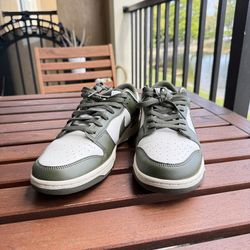 Nike Men’s Dunk Low Size 9.5