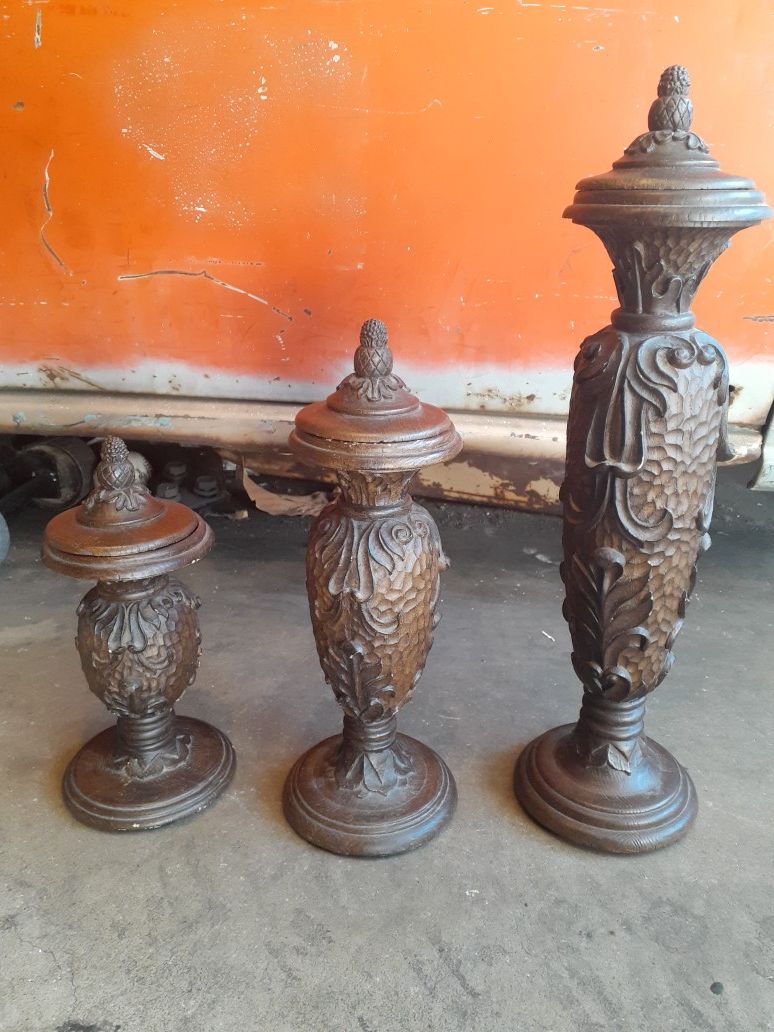 3 DECORATION CANDLE HOLDERS