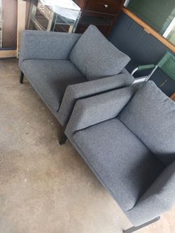 In like new condition chairs