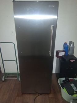 Vissani fridge or freezer