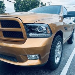 2012  Ram 1500 5.7 Hemi 