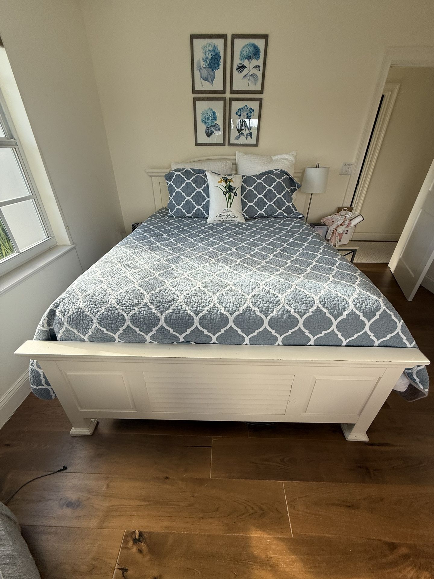 Queen Bed With Mattress And Box Spring