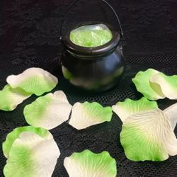 NEW Cauldron Bath Brew LAVENDER Bath Soak Faux Petals Soy Wax Melts