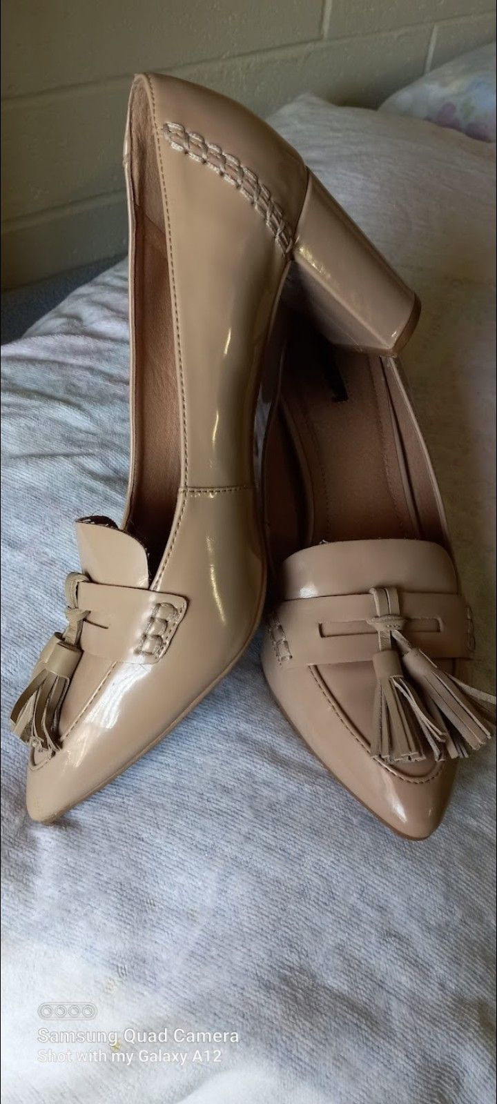 New High-quality Brand Tahari Heels Size 10 Very Elegant And Stylish $25