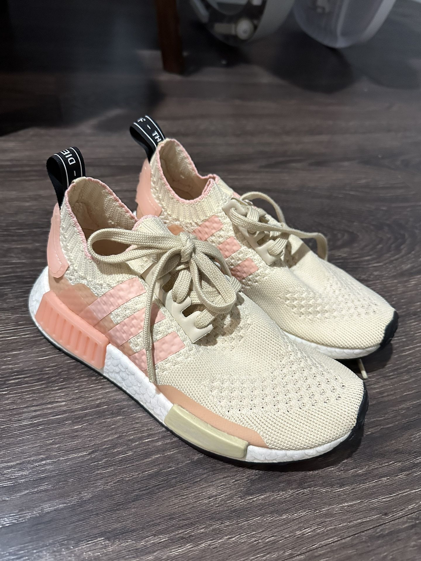 Womans Adidas Nmd R1 Size 6