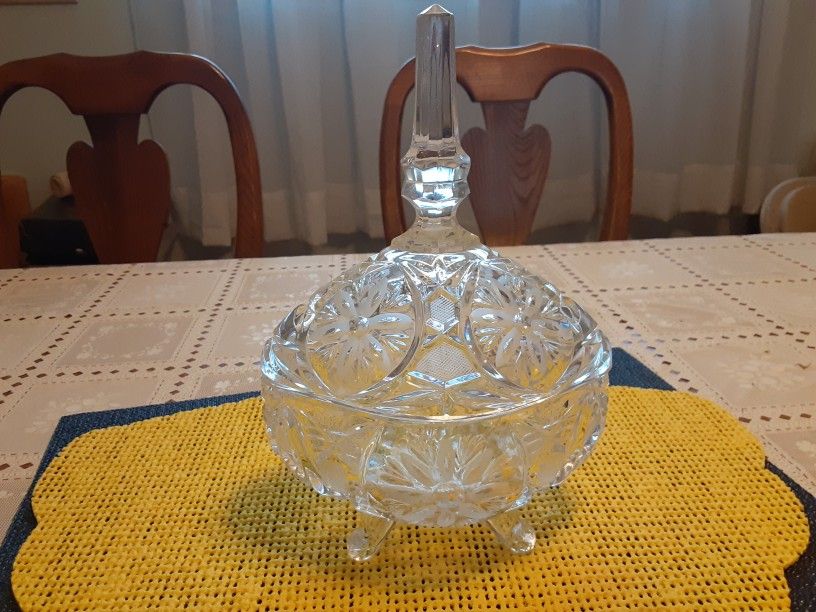 ABSOLUTELY BEAUTIFUL CRYSTAL GLASS DISH 11INCHES TALL VERY NICE