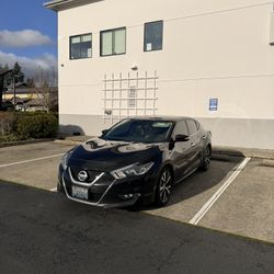 Nissan Maxima 