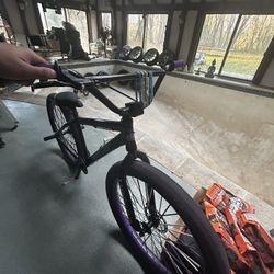 Maniacc Flyer 27.5” SE Bike 