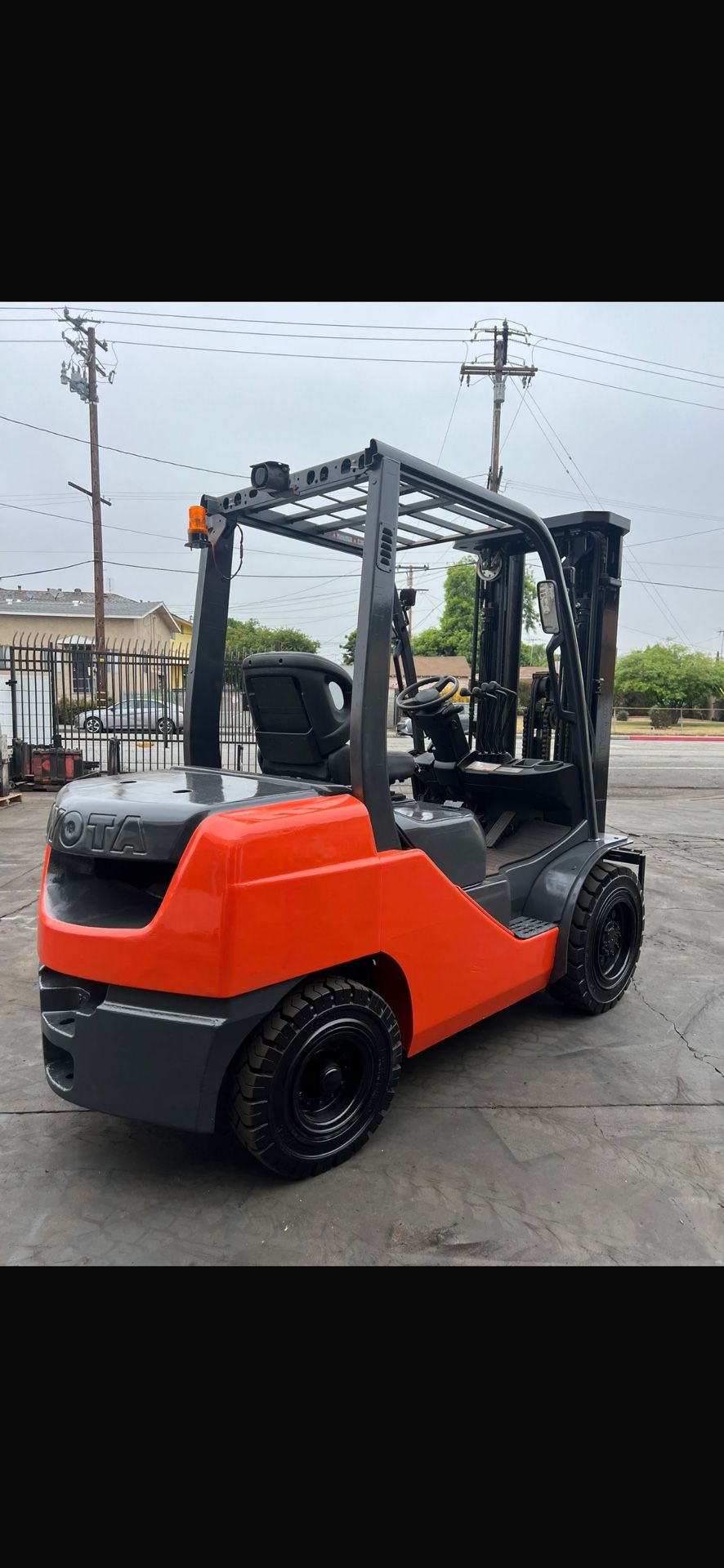 2017 Toyota Heavy Duty Forklift 