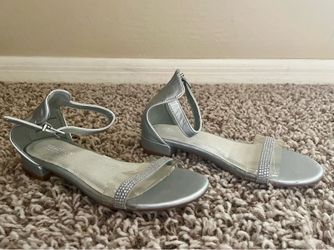 Girls Youth Kenneth Cole Reaction Silver Dress Shoes - Size 3
