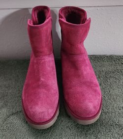 UGG Kristin Suede Boots Size 8 WMNS