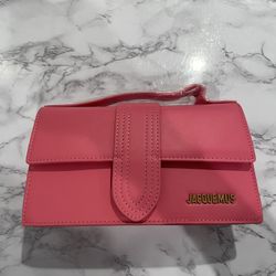 Jacquemus Women's Pink Leather Bag – Elegant & Chic