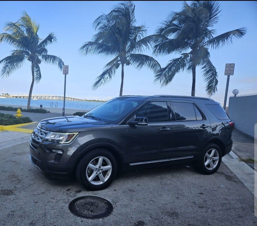 2018 Ford Explorer