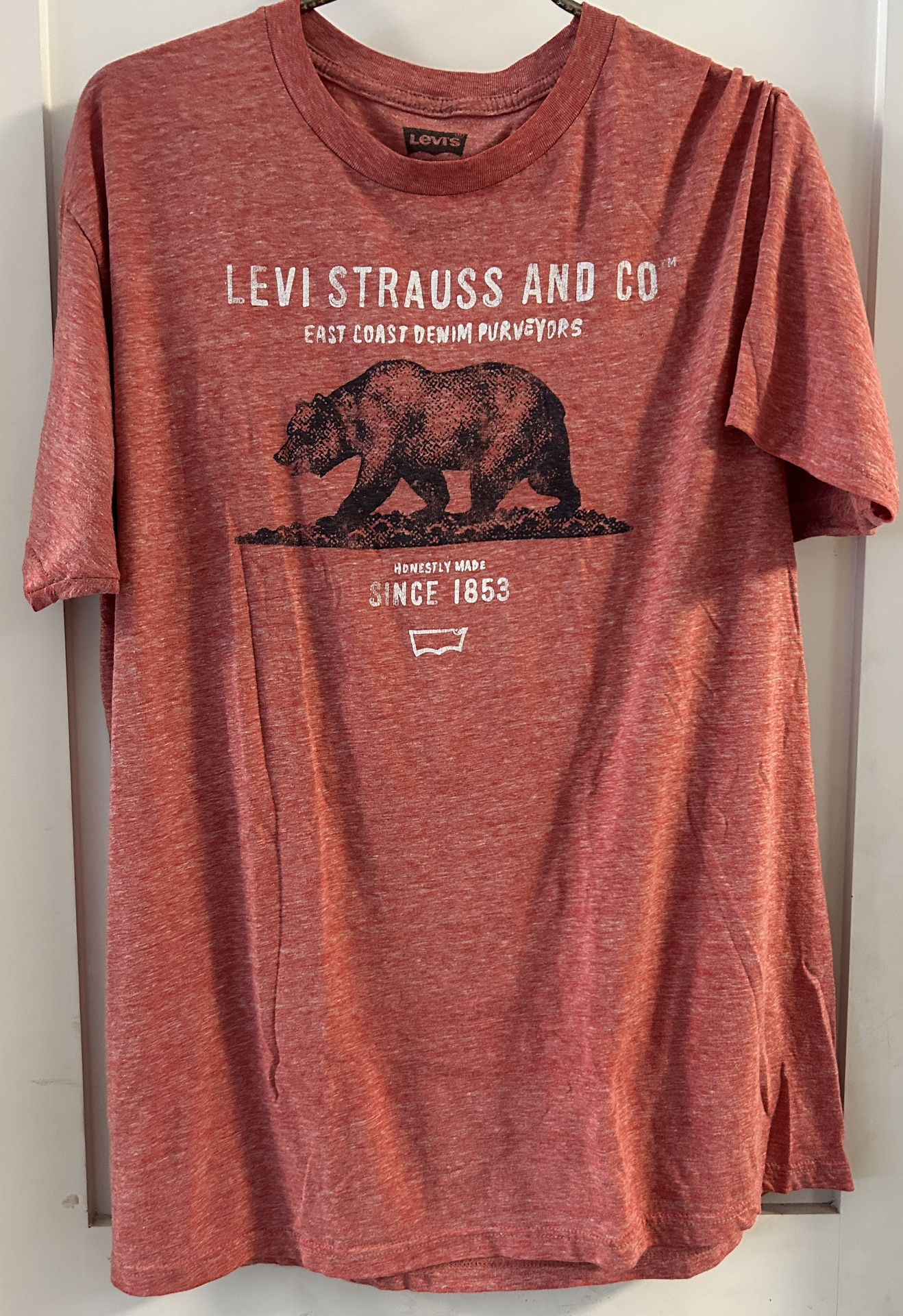 Levi Strauss Heathered Red Men’s Large T-Shirt