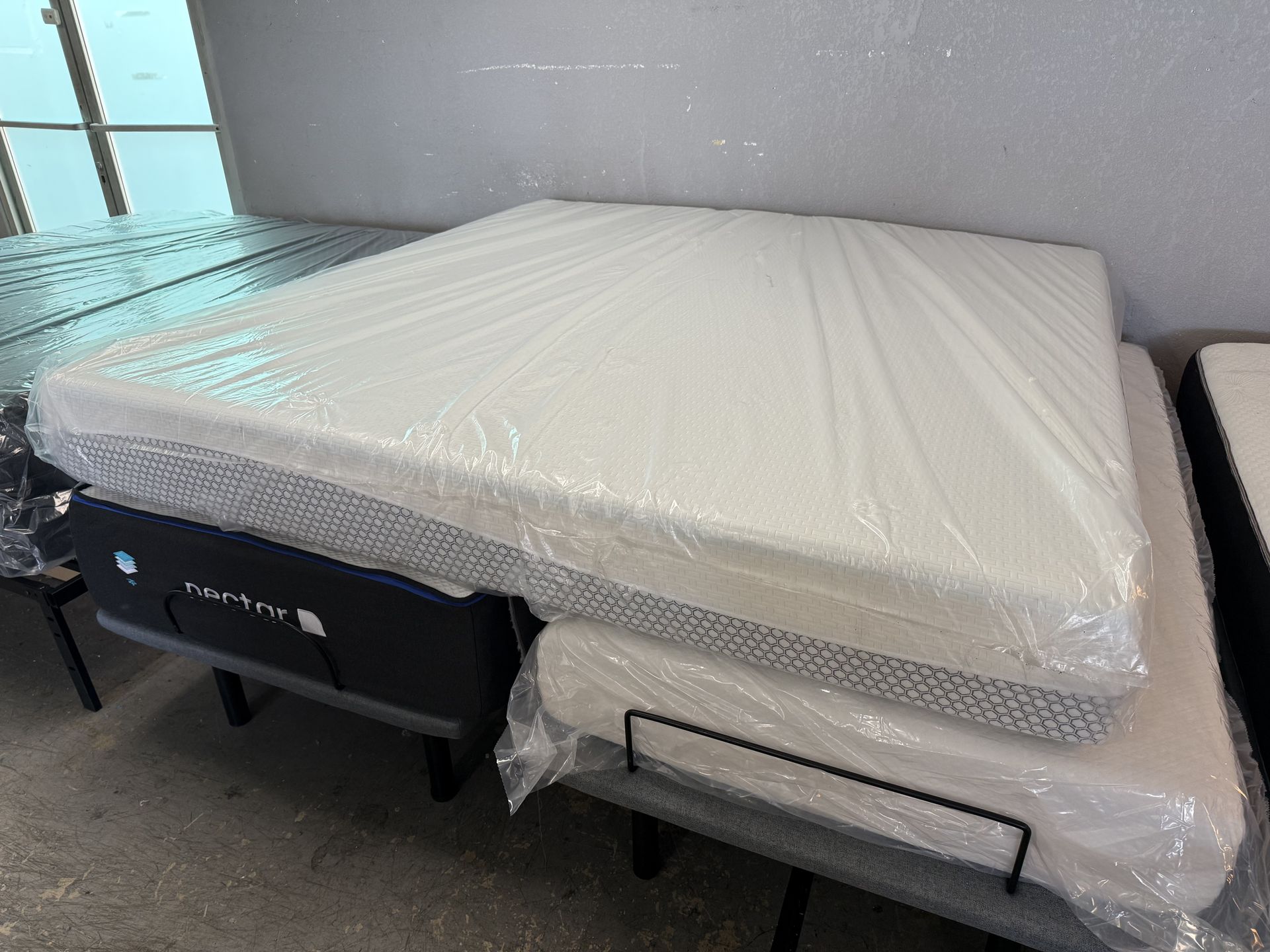 Millennium Luxury Gel Memory Foam White King Mattress – Luna Furniture NEW GRAND LIFE KING MEMORY FOAM MATTRESS