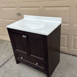 30x19 DARK BROWN  RESTROOM VANITY  TOP NEW