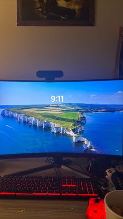 Gaming Monitor 27 inches 2560x1440p 240 hz curved AOC
