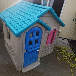 Little Tikes 90s Playhouse